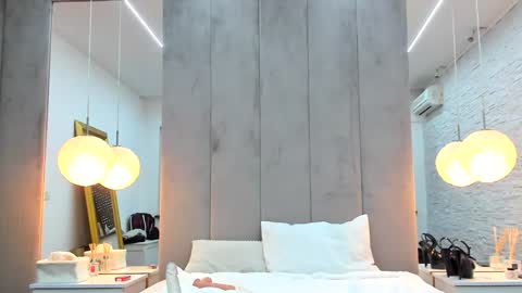 Yana  online show from December 23, 2024, 10:21 am