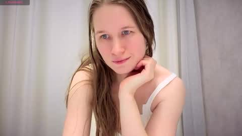 Snapshot of yana_squrel_22 chatting on November 6, 2025, 12:39 pm Yana online show from November 6, 2025, 12:39 pm