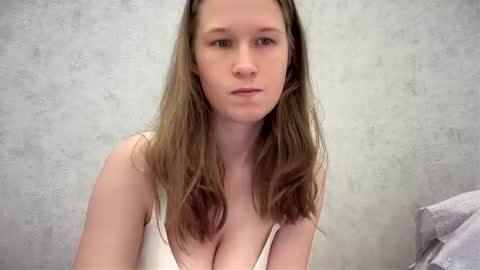Snapshot of yana_squrel_22 chatting on July 31, 2026, 12:04 pm Yana online show from July 31, 2026, 12:04 pm