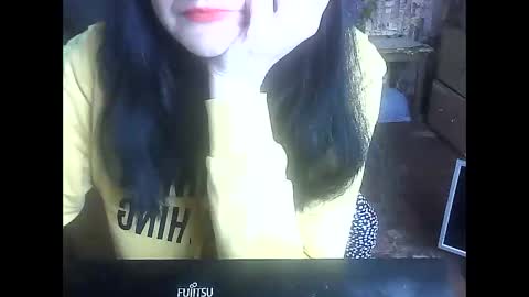 Snapshot of yanafiesta chatting on May 5, 2026, 1:52 pm yanafiesta online show from May 5, 2026, 1:52 pm