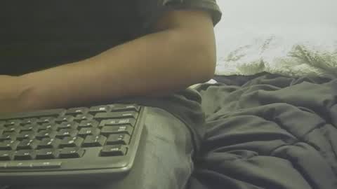 yangolox3 online show from November 10, 2025, 1:48 am