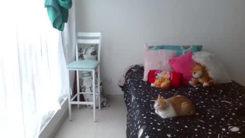 yanis_ariel12 online show from September 14, 2025, 6:51 pm