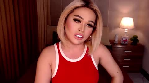 Snapshot of yanny_xoxo chatting on March 4, 2025, 2:38 am Allisonn online show from March 4, 2025, 2:38 am