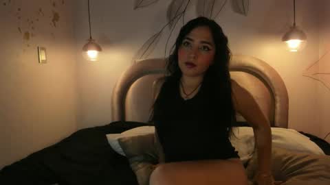 yara_shiine online show from December 19, 2025, 11:39 am