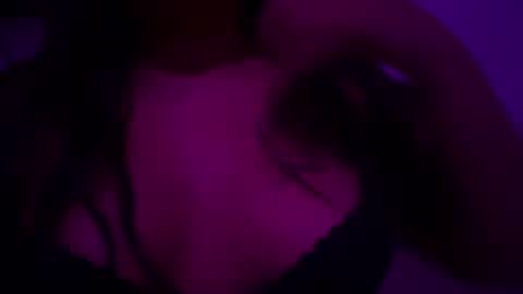 Cinnamon skin online show from October 3, 2025, 4:31 am