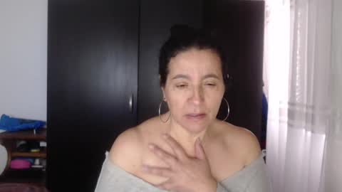 yasmin_love85 online show from December 24, 2024, 2:12 pm