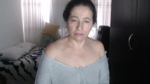 yasmin_love85 online show from January 10, 2025, 3:48 pm
