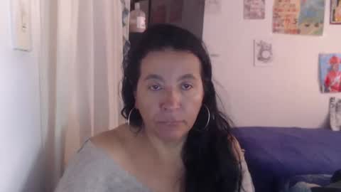 yasmin_love85 online show from May 22, 2026, 2:33 pm