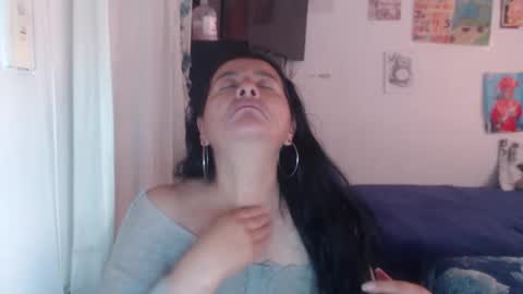 yasmin_love85 online show from May 26, 2026, 1:51 pm