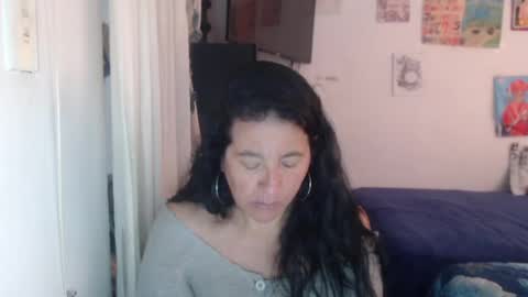 yasmin_love85 online show from June 16, 2026, 3:25 pm