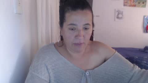 yasmin_love85 online show from July 28, 2026, 2:57 pm