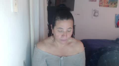 yasmin_love85 online show from July 28, 2026, 3:21 pm
