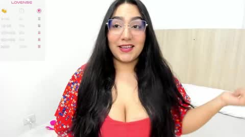 Snapshot of yasmin_ortiz chatting on April 8, 2026, 3:28 am Yasmin Ortiz online show from April 8, 2026, 3:28 am