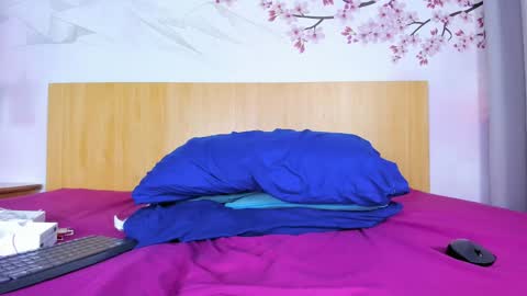 Snapshot of yasminn_scott chatting on January 18, 2025, 12:15 pm Yasminn Scott online show from January 18, 2025, 12:15 pm