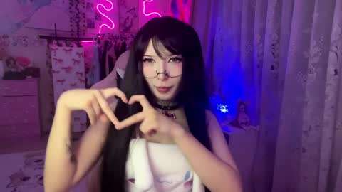 Snapshot of yawnpuffx chatting on May 5, 2026, 7:11 pm HolyLega online show from May 5, 2026, 7:11 pm