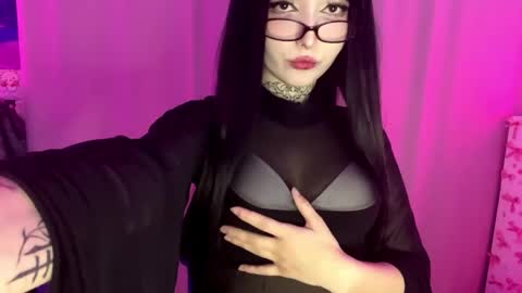 Snapshot of yawnpuffx chatting on May 10, 2026, 8:25 pm HolyLega online show from May 10, 2026, 8:25 pm