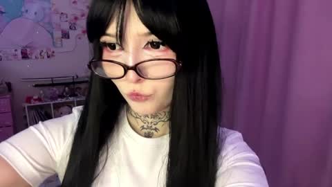 Snapshot of yawnpuffx chatting on May 14, 2026, 3:52 pm HolyLega online show from May 14, 2026, 3:52 pm