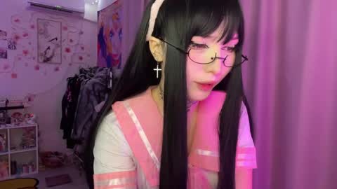 Snapshot of yawnpuffx chatting on May 26, 2026, 3:41 pm HolyLega online show from May 26, 2026, 3:41 pm