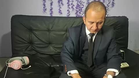 Snapshot of yazfore chatting on November 11, 2025, 3:12 pm Hazzan online show from November 11, 2025, 3:12 pm