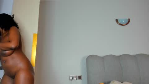 yazmin_rochae online show from July 22, 2026, 7:16 pm