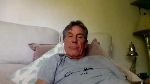 yeah_baby6988 online show from April 15, 2026, 11:38 pm