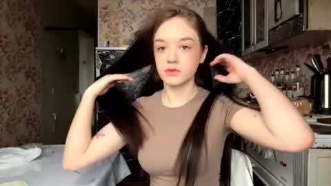 Snapshot of yeeseling chatting on December 19, 2025, 5:14 am Kate online show from December 19, 2025, 5:14 am