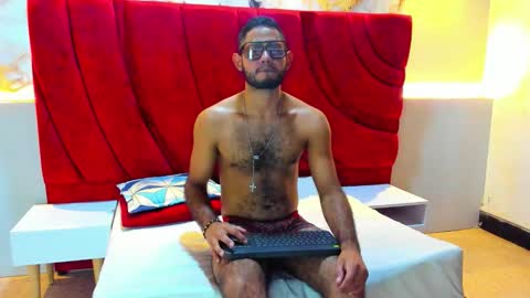 Snapshot of yeferson_scott chatting on October 24, 2025, 7:43 pm Yeferson online show from October 24, 2025, 7:43 pm