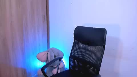 Snapshot of yeniffer_valens chatting on December 13, 2025, 8:14 pm Yenifer Barahona Acuario online show from December 13, 2025, 8:14 pm