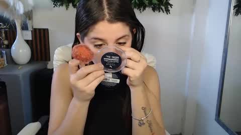 Yenni online show from February 25, 2026, 7:01 pm