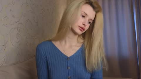 Snapshot of yennaone chatting on March 4, 2026, 4:29 am Yenna online show from March 4, 2026, 4:29 am