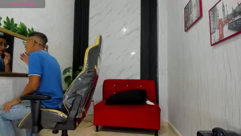 M O R E N O online show from October 25, 2025, 8:25 pm