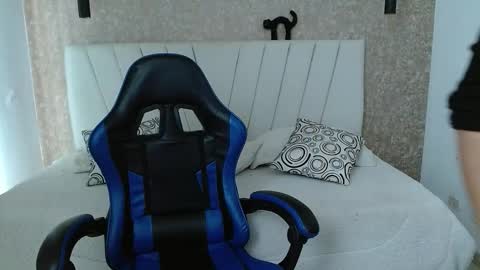 Yera  online show from September 11, 2025, 12:27 pm