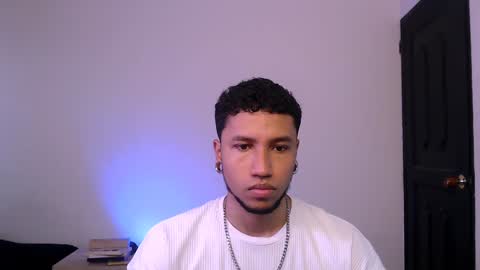 Snapshot of yerfon_s1 chatting on January 27, 2025, 5:04 pm Yeff ind. model online show from January 27, 2025, 5:04 pm