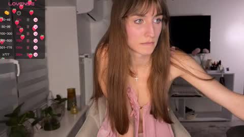 Zoe online show from May 5, 2026, 8:39 pm