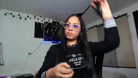 yesie_hot2 online show from June 14, 2026, 12:19 am