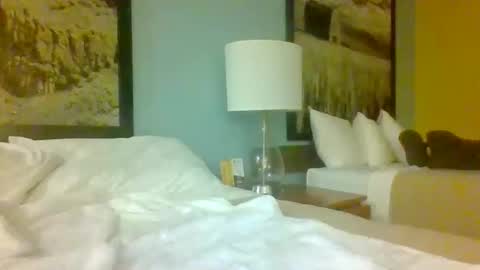 yesinchris7 online show from November 7, 2025, 9:31 am