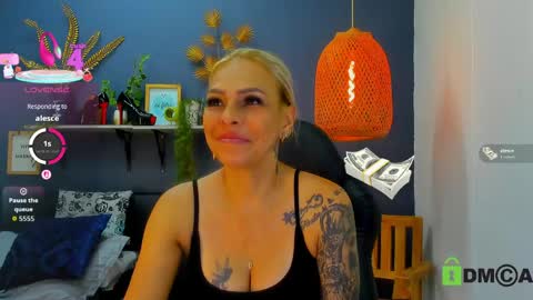 yessika_parker online show from May 4, 2026, 8:43 am