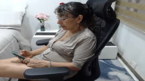 Snapshot of yessilatin chatting on May 13, 2026, 10:17 pm jessy online show from May 13, 2026, 10:17 pm