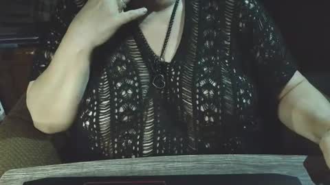 yessirprincesspet online show from April 4, 2026, 2:54 am