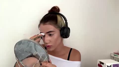 Snapshot of yettahagins chatting on July 8, 2026, 1:59 pm Julia 3 online show from July 8, 2026, 1:59 pm