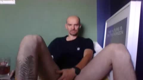 yewloo online show from September 28, 2025, 6:30 am