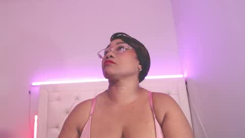 Snapshot of yhazan_brown chatting on May 19, 2026, 3:35 am yhazan_brown online show from May 19, 2026, 3:35 am