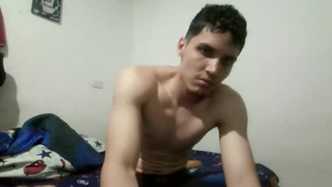 yhoangaga2025 online show from May 17, 2026, 3:48 am