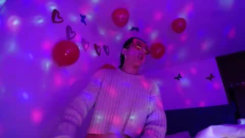 Yiny online show from February 13, 2025, 5:37 am