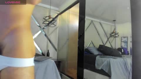 Yiyo online show from March 6, 2025, 12:41 pm