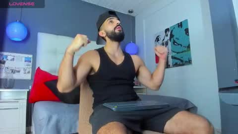 Yiyo online show from February 14, 2026, 5:04 am