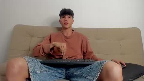 yizus_bonz online show from June 23, 2026, 11:36 pm