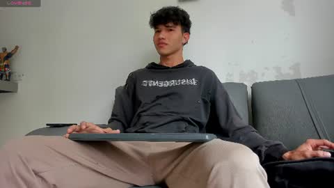yizus_bonz online show from July 22, 2026, 3:04 pm