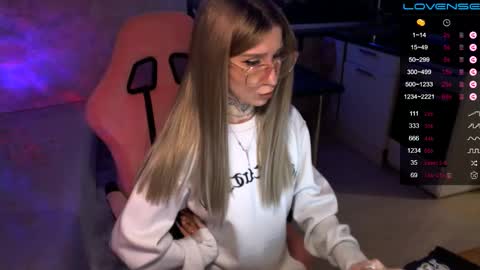     online show from December 8, 2024, 12:51 am