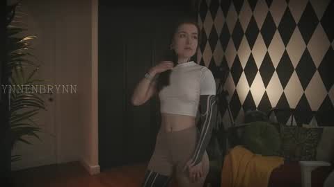 Snapshot of ynnenbrynn chatting on February 12, 2025, 3:51 am ynnenbrynn online show from February 12, 2025, 3:51 am